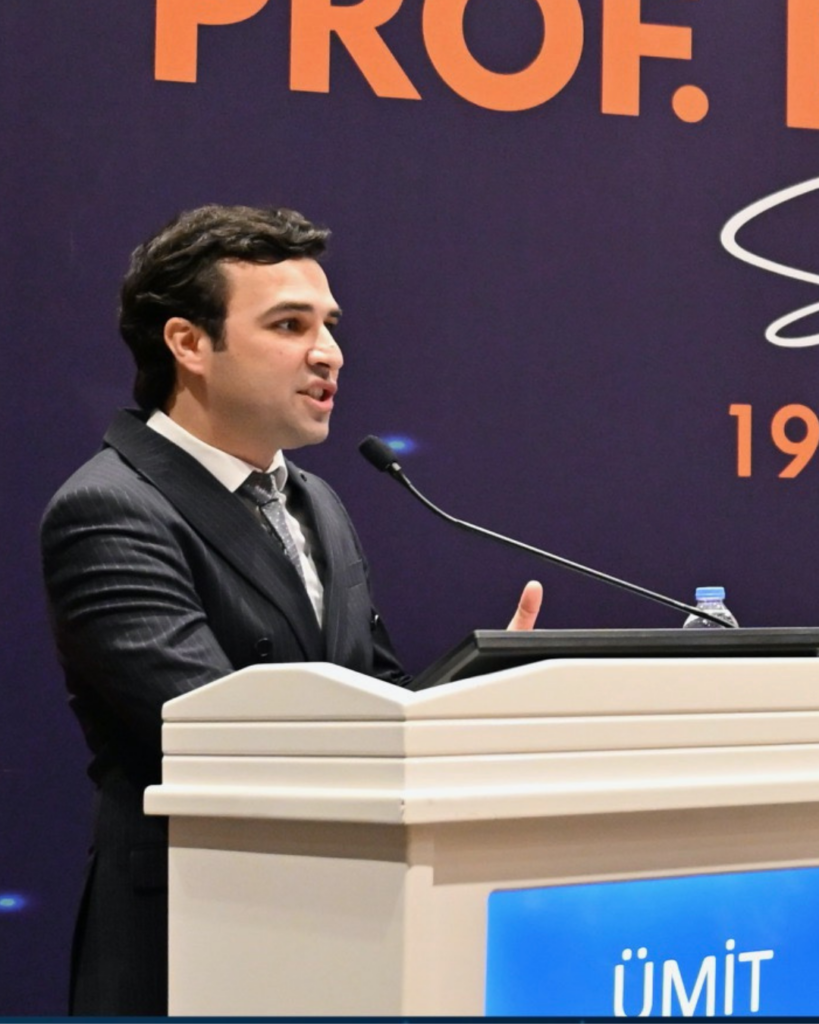 Dr. Ümit Akpınar presenting