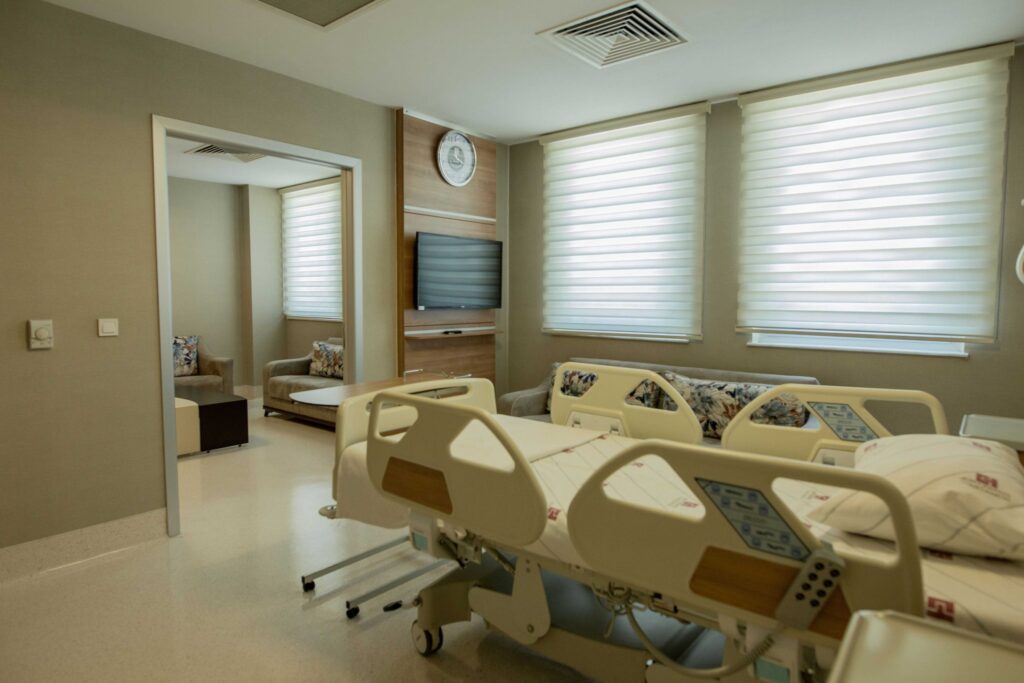 Eryaman Hospital - patient bedroom