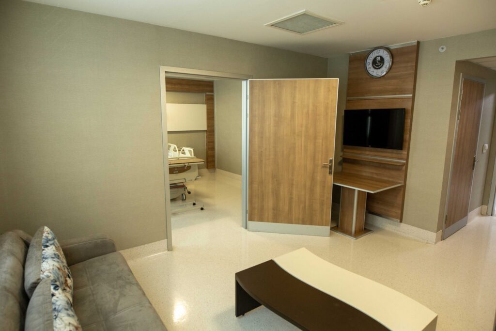 Eryaman Hospital - patient suite seating