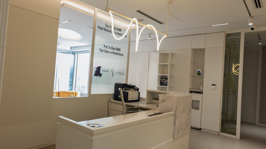 Estenik Ankara - clinic reception desk