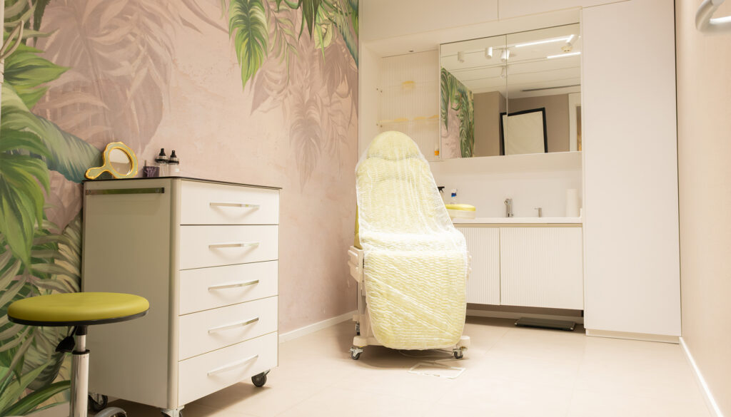 Estenik Ankara - clinic treatment room