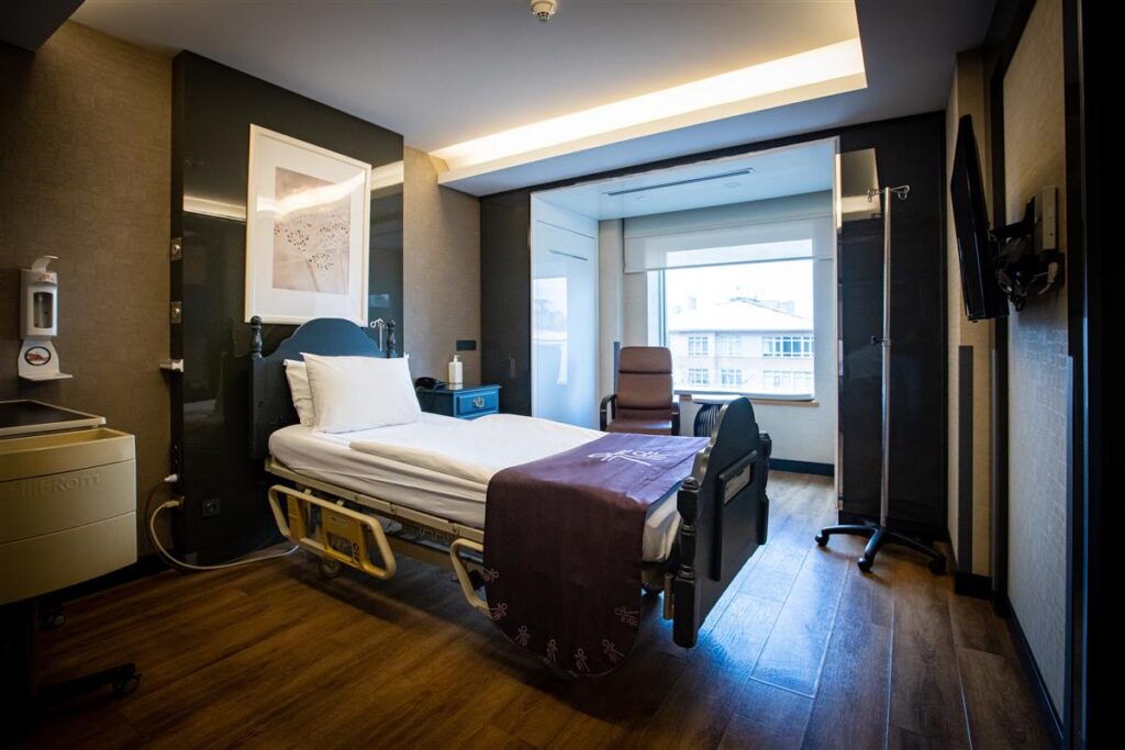 Guven Hospital - patient room 1
