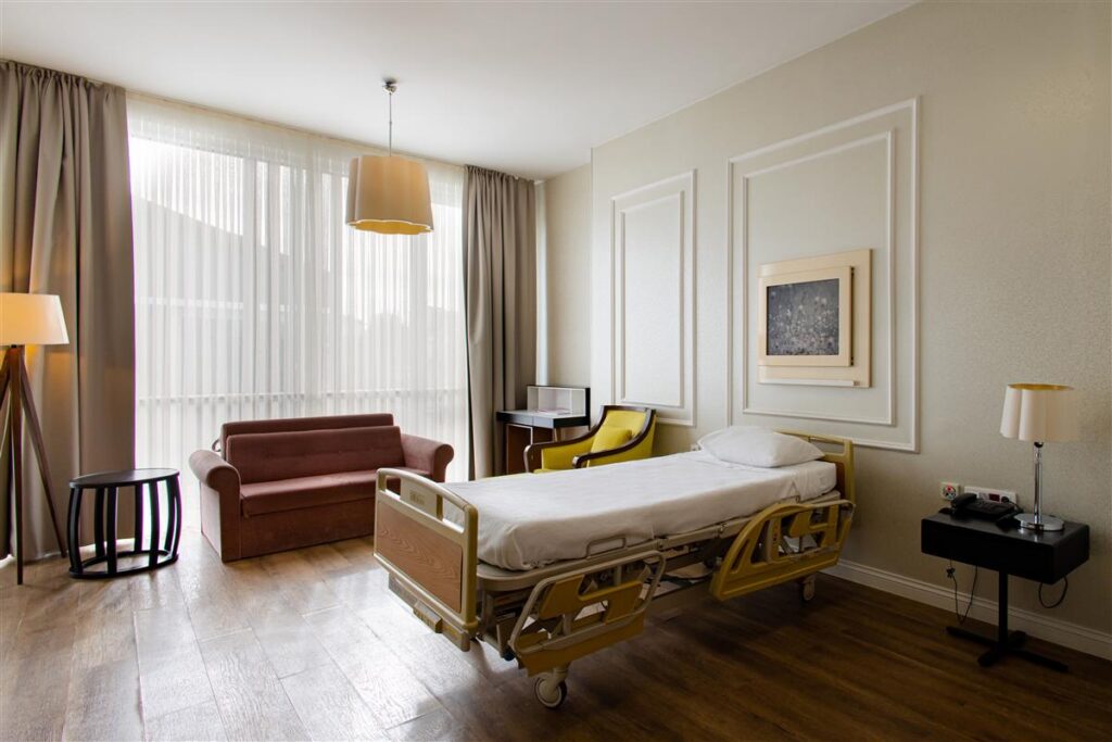 Guven Hospital - patient room 2