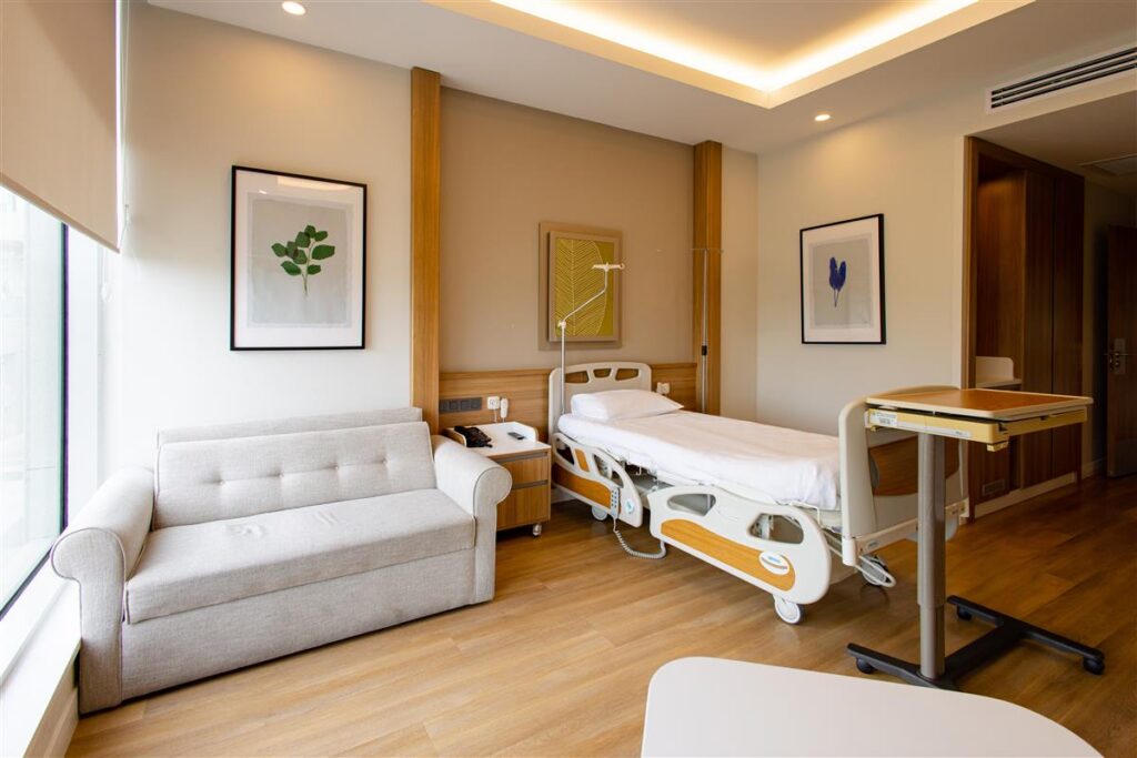Guven Hospital - patient room 3