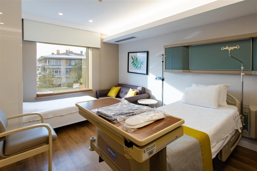 Guven Hospital - patient room 4