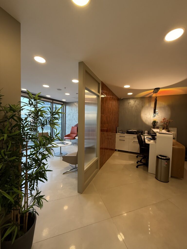Selcuk Yuce Clinic - clinic interior